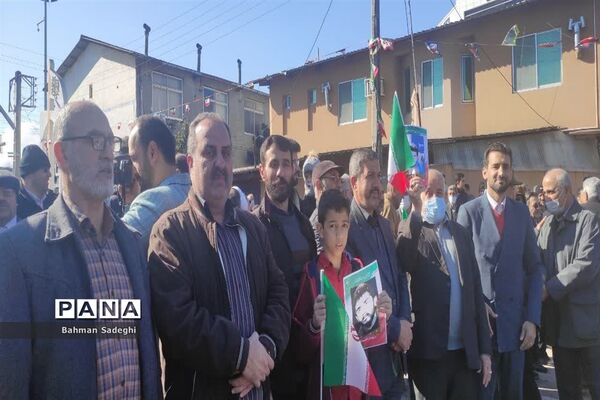 حضور باشکوه مردم شهرستان نور در راهپیمایی یوم‌الله ۲۲ بهمن