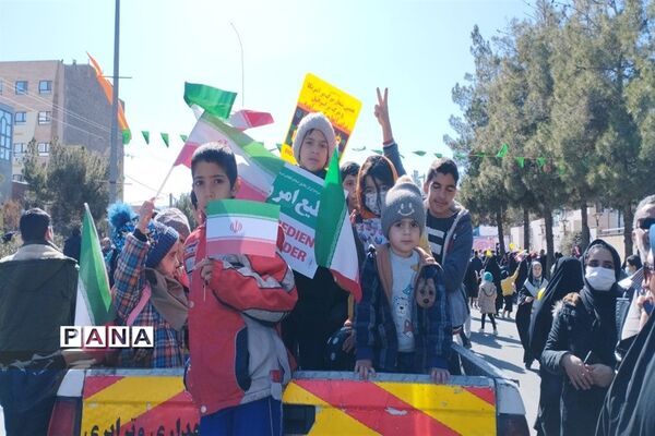 شرکت گسترده مردم خراسان جنوبی در راهپیمایی 22 بهمن