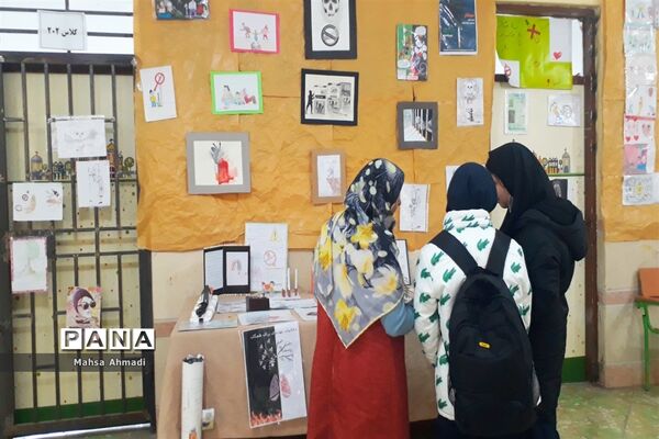 برگزاری نمایشگاه هنری پژوهشی «نوید مولا» در پژوهشسرای نه دی شهرستان رباط‌کریم