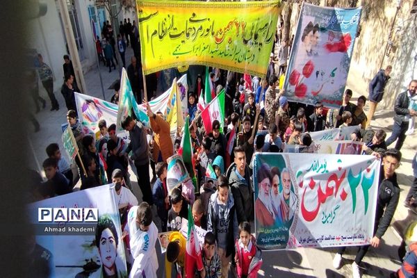 حضور کودکان و نوجوانان ارسنجانی در راهپیمایی ۲۲بهمن