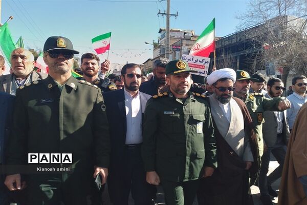 راهپیمایی 22 بهمن در کازرون