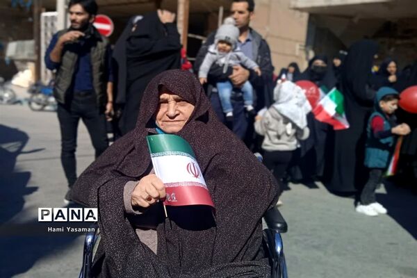 اجتماع پرشور و حماسی مردم انقلابی و همیشه در صحنه اردکان در راهپیمایی ۲۲ بهمن