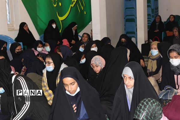 آیین بدرقه ۹۸ دانش‌آموز دختر فیروزکوهی به اردوهای راهیان نور