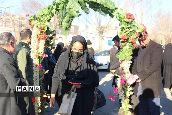 آیین بدرقه ۹۸ دانش‌آموز دختر فیروزکوهی به اردوهای راهیان نور