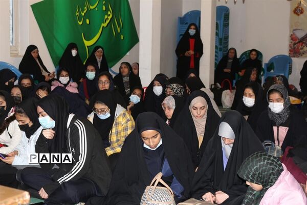 آیین بدرقه ۹۸ دانش‌آموز دختر فیروزکوهی به اردوهای راهیان نور