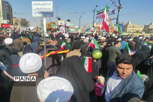 راهپیمایی مردم قم در یوم الله 22 بهمن-1