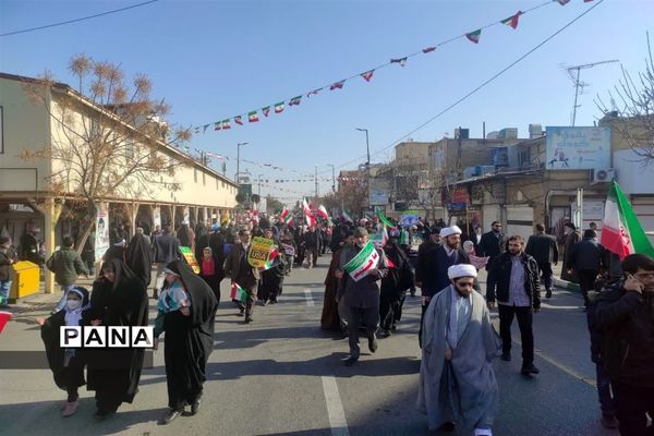 راهپیمایی مردم قم در یوم الله 22 بهمن-1