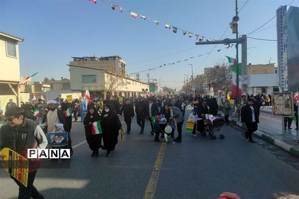 راهپیمایی مردم قم در یوم الله 22 بهمن-1