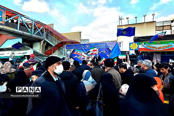 دانش‌آموزان و فرهنگیان انقلابی همیشه در صحنه آموزش و پرورش منطقه ۱۲