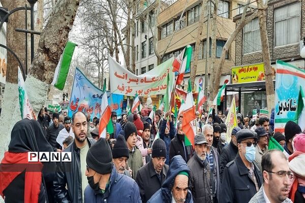 حضور پرشور دانش‌آموزان و فرهنگیان شهرستان طرقبه شاندیز در راهپیمایی ۲۲ بهمن ۱۴۰۱