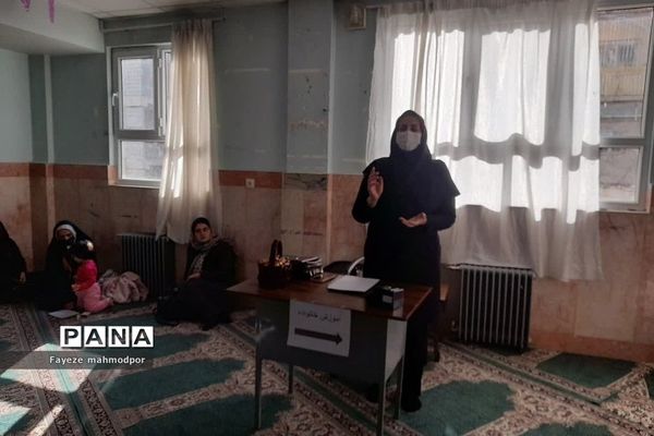 برگزاری کارگاه آموزش خانواده در دبستان حضرت زهرا(س) یک رودهن