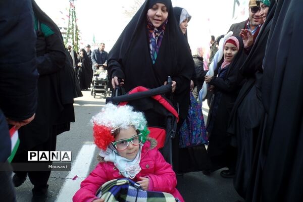 حضور پر شور نسل‌ها در راهپیمایی ۲۲ بهمن