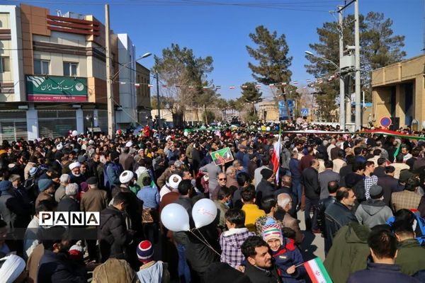 راهپیمایی ۲۲ بهمن ماه با حضور پرشور مردم ولایتمدار و شهید پرور آران و بیدگل