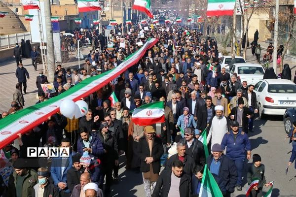 راهپیمایی ۲۲ بهمن ماه با حضور پرشور مردم ولایتمدار و شهید پرور آران و بیدگل
