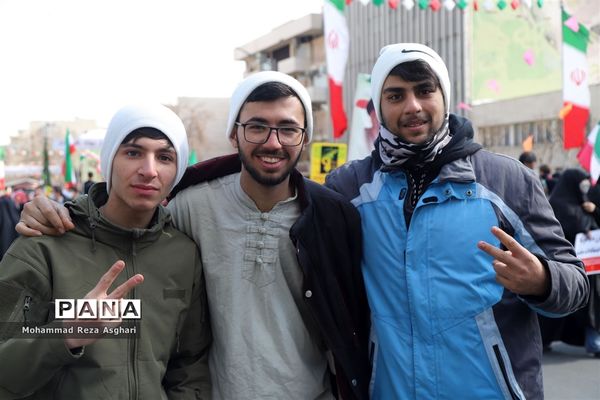 غرفه سازمان دانش‌آموزی در راهپیمایی 22 بهمن