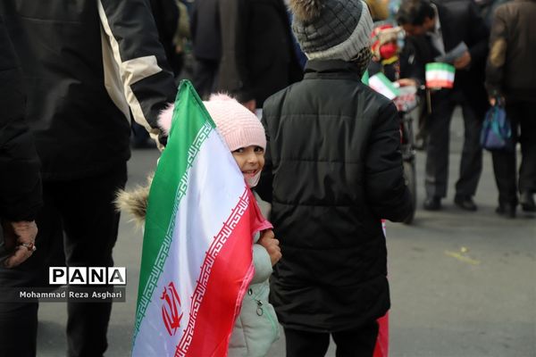 غرفه سازمان دانش‌آموزی در راهپیمایی 22 بهمن