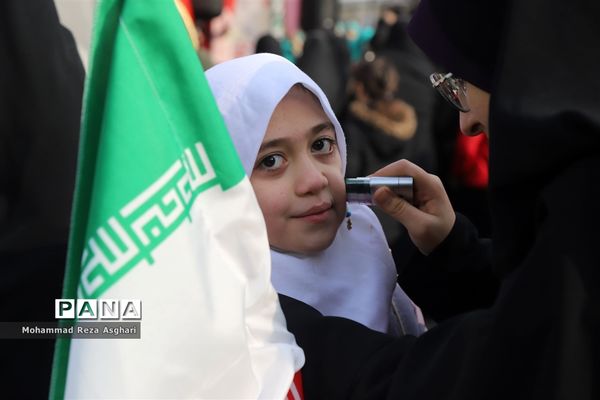 غرفه سازمان دانش‌آموزی در راهپیمایی 22 بهمن