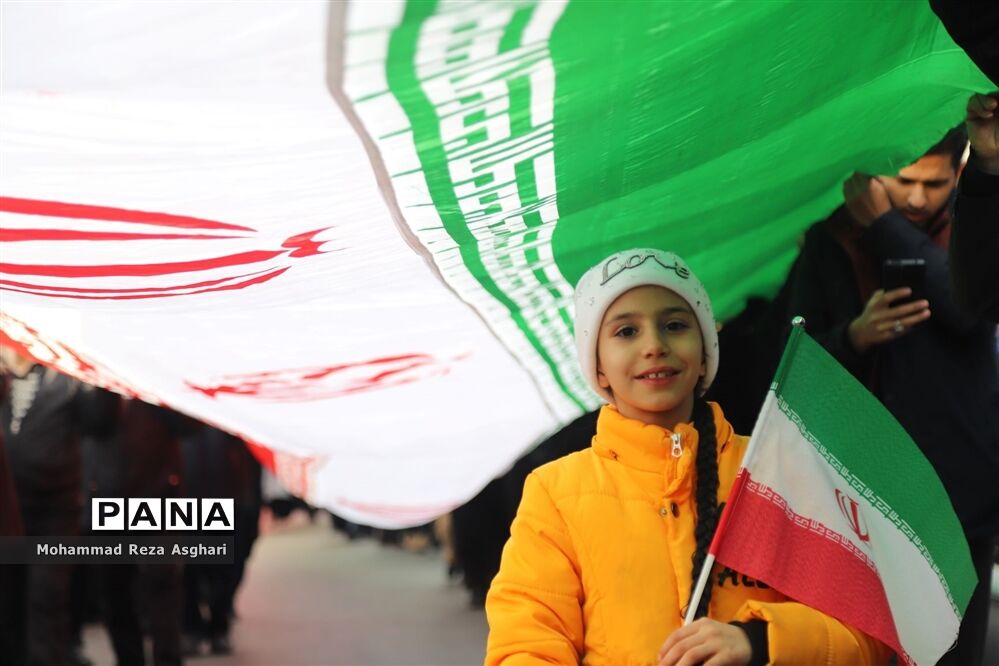 غرفه سازمان دانش‌آموزی در راهپیمایی 22 بهمن