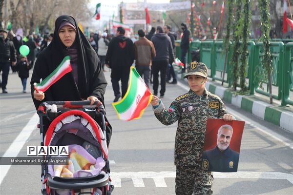 غرفه سازمان دانش‌آموزی در راهپیمایی 22 بهمن
