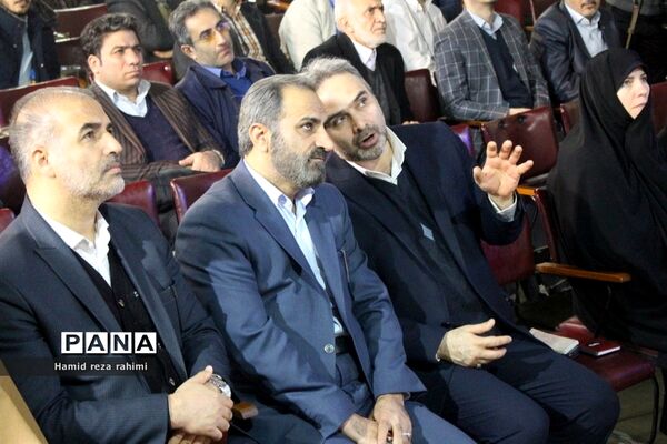 سلسله نشست‌های جهاد تبیین و مراسم در دبیرستان ماندگار البرز