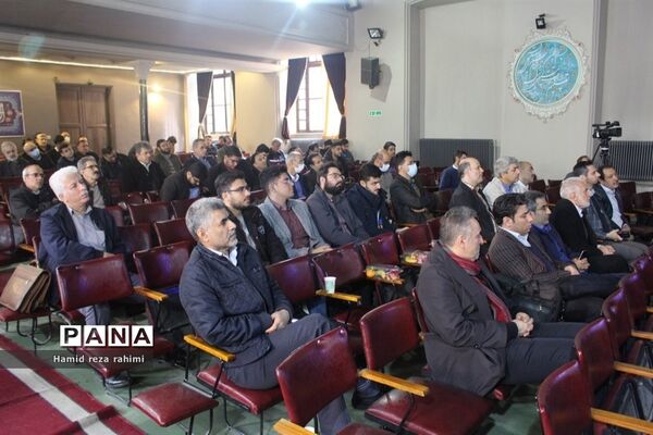 سلسله نشست‌های جهاد تبیین و مراسم در دبیرستان ماندگار البرز