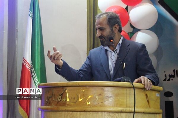 سلسله نشست‌های جهاد تبیین و مراسم در دبیرستان ماندگار البرز