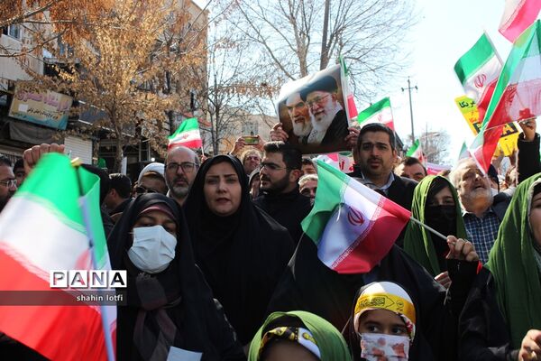 راهپیمایی مردم کرمانشاه در مراسم 22 بهمن
