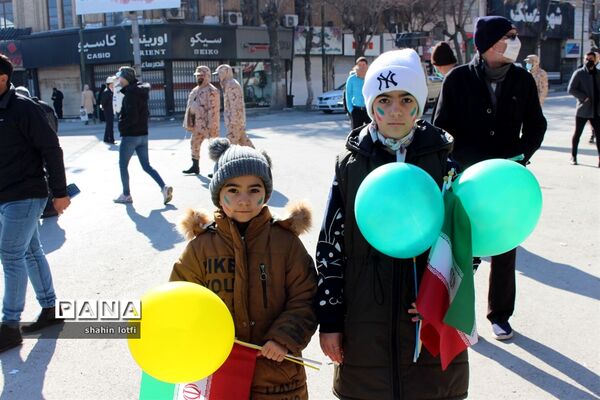 راهپیمایی مردم کرمانشاه در مراسم 22 بهمن