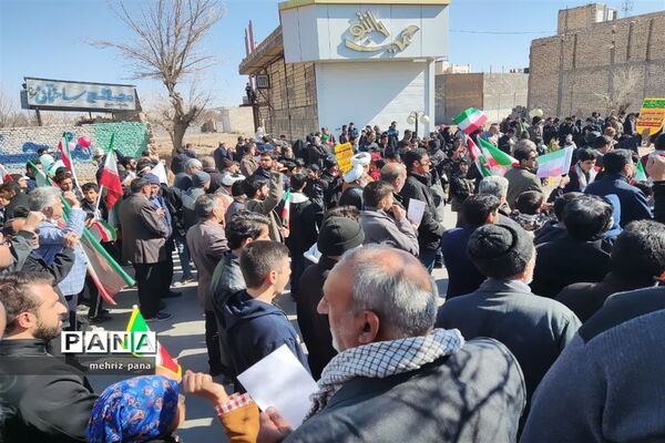 حضور پر شور مردم شهرستان مهریز در راهپیمایی ۲۲ بهمن