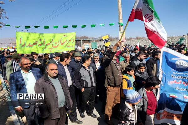 حضور پر شور مردم شهرستان مهریز در راهپیمایی ۲۲ بهمن