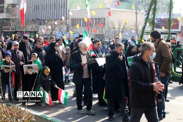 حضور حماسی مردم انقلابی در چهل و چهارمین سالگرد پیروزی انقلاب اسلامی