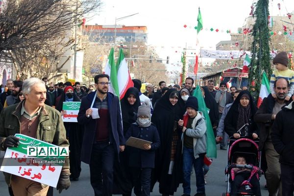 حضور مردم ولایتمدار تهران در مراسم راهپیمایی چهل و چهارمین سالگرد پیروزی انقلاب اسلامی