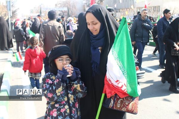 حضور مردم ولایتمدار تهران در مراسم راهپیمایی چهل و چهارمین سالگرد پیروزی انقلاب اسلامی