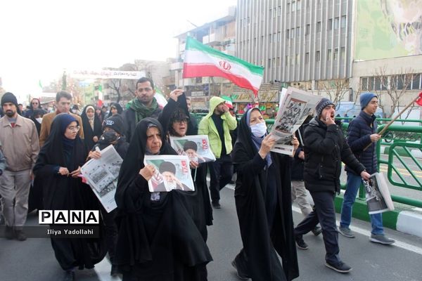 حضور مردم ولایتمدار تهران در مراسم راهپیمایی چهل و چهارمین سالگرد پیروزی انقلاب اسلامی