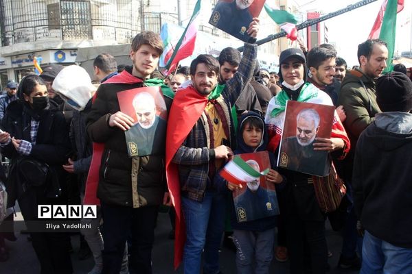 حضور مردم ولایتمدار تهران در مراسم راهپیمایی چهل و چهارمین سالگرد پیروزی انقلاب اسلامی