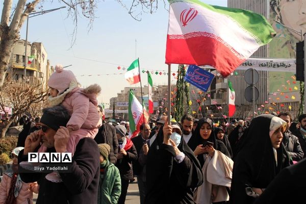 حضور مردم ولایتمدار تهران در مراسم راهپیمایی چهل و چهارمین سالگرد پیروزی انقلاب اسلامی