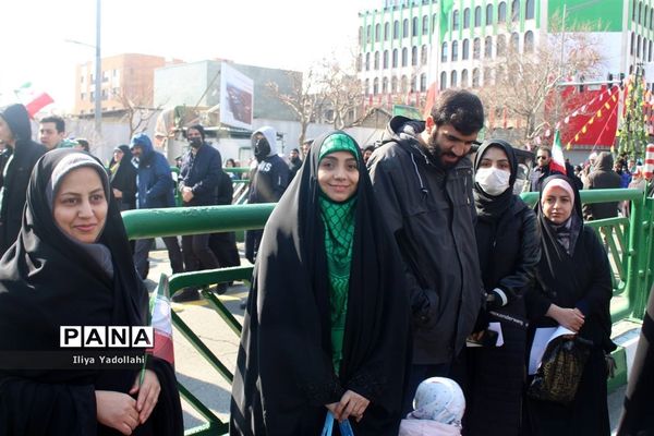 حضور مردم ولایتمدار تهران در مراسم راهپیمایی چهل و چهارمین سالگرد پیروزی انقلاب اسلامی