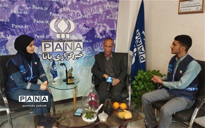 فرهنگ ایثار و شهادت را بین دانش آموزان نهادینه کنیم