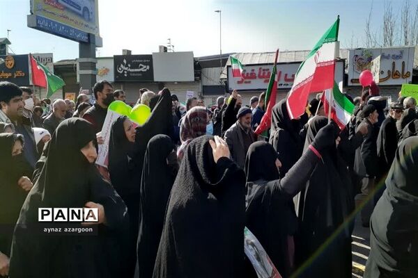 حضور مردم قائمشهر در راهپیمایی ۲۲ بهمن