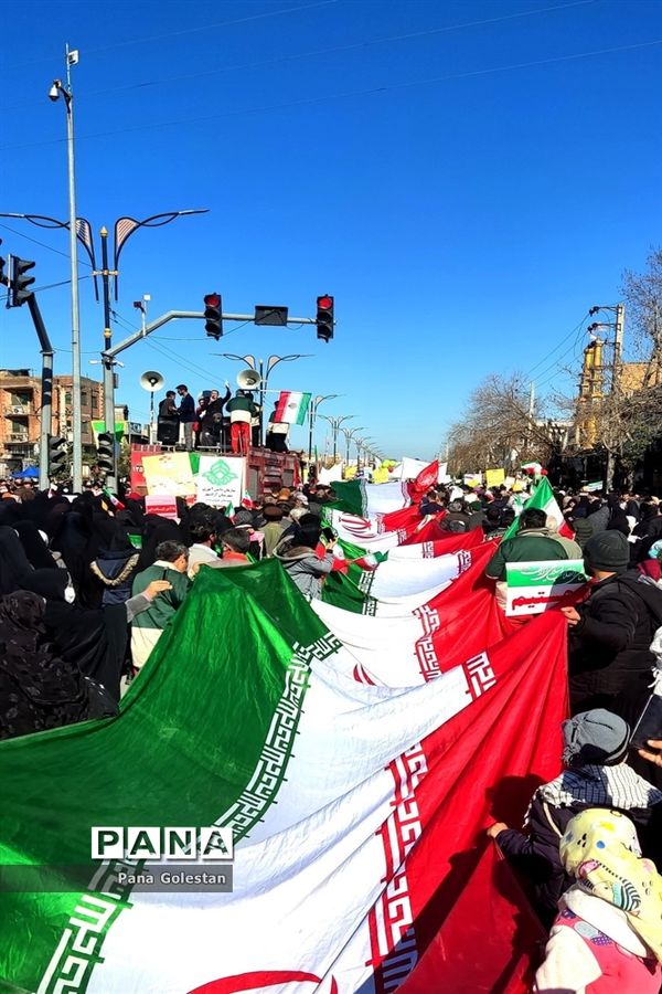 راهپیمایی بیست و دو بهمن در شهرستان آزادشهر