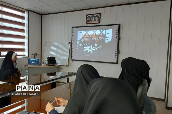 نشست هم‌اندیشی معاونان پرورشی و مربیان تربیتی با امام جمعه فشافویه