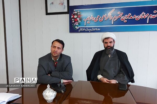 نشست هم‌اندیشی معاونان پرورشی و مربیان تربیتی با امام جمعه فشافویه