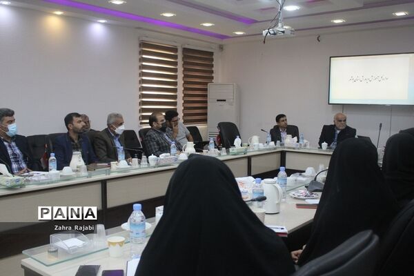 نشست استانی مدیران دبیرستان‌های غیر دولتی دوره دوم متوسطه نظری استان بوشهر