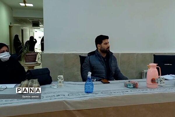 برگزاری جلسه کمیته هدایت تحصیلی ویژه مشاوران در آموزش و پرورش رودهن