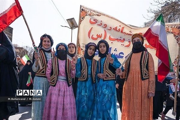حضور پرشور دانش‌آموزان ولایتمدار ناحیه 2 خرم‌آباد در راهپیمایی 22 بهمن
