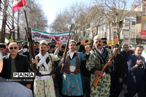 حضور پرشور دانش‌آموزان ولایتمدار ناحیه 2 خرم‌آباد در راهپیمایی 22 بهمن