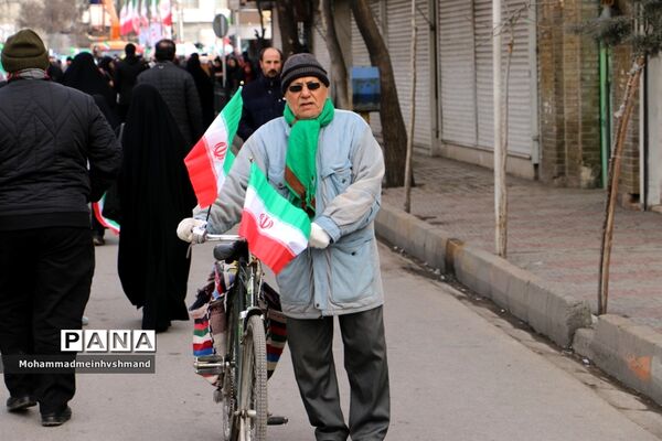 حضور چشم‌گیر مردم قزوین در جشن ۴۴ سالگی انقلاب