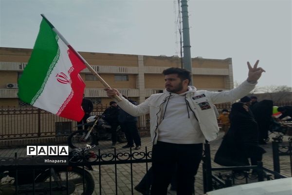 حضور پرشکوه مردم قزوین در راهپیمایی ۲۲ بهمن