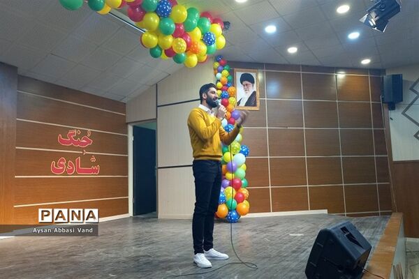 برگزاری نمایش جنگ شادی درشهرستان قرچک