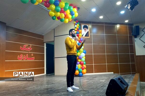 برگزاری نمایش جنگ شادی درشهرستان قرچک